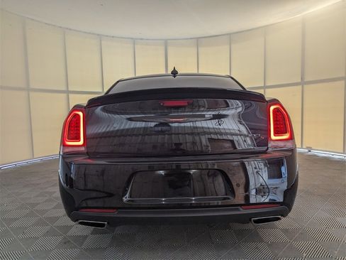 Used 2021 Chrysler 300 S w/ S Model Appearance Package image 10
