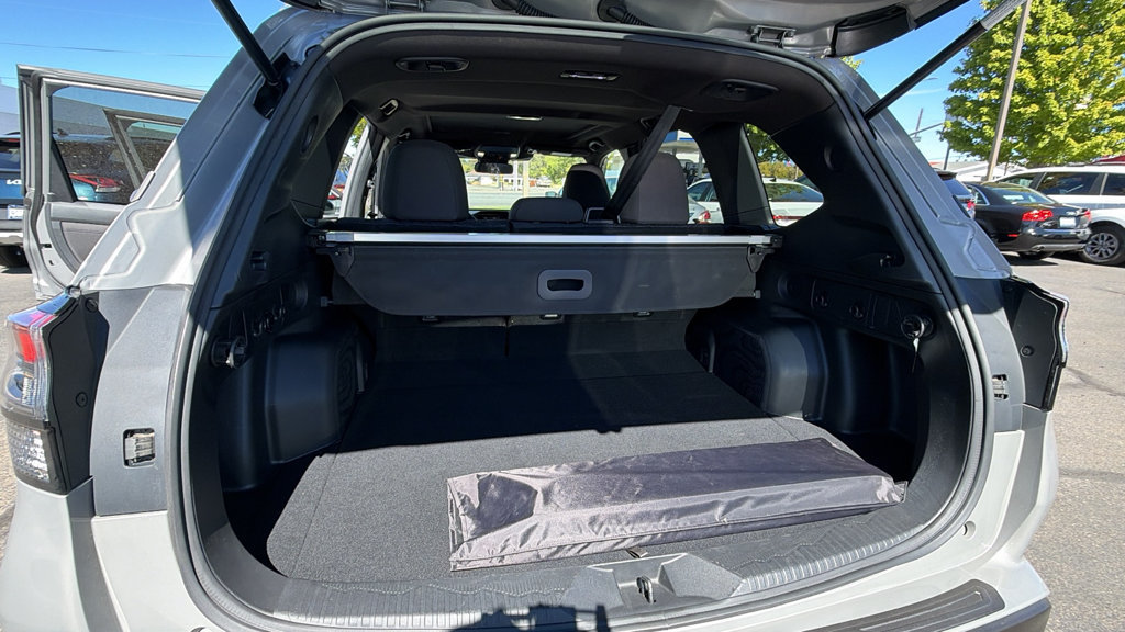 Used 2025 Subaru Forester Premium AWD/4WD image 12