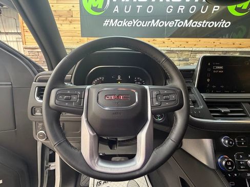 Used 2023 GMC Yukon SLT AWD/4WD image 17