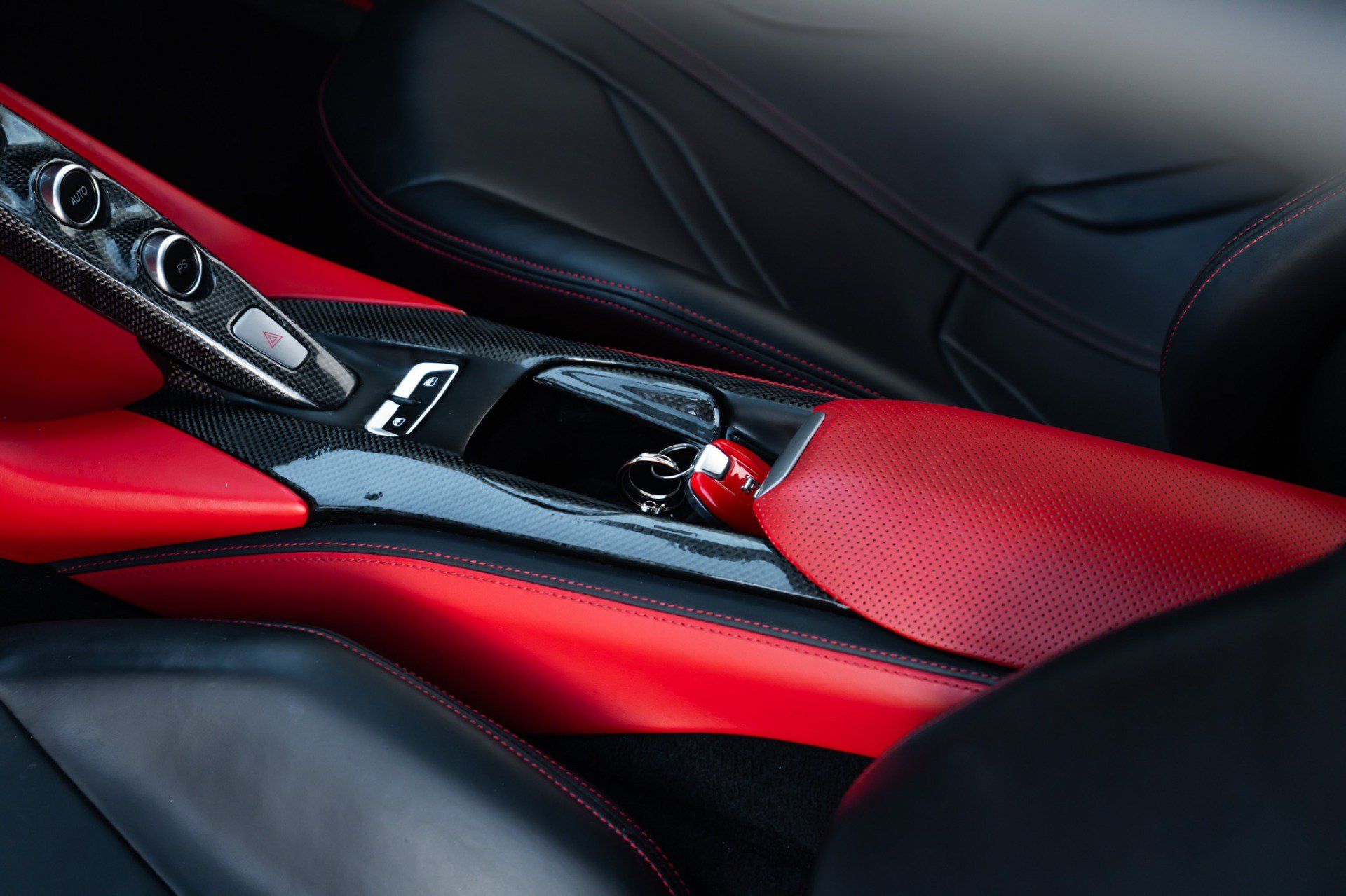 Used 2019 Ferrari 812 Superfast RWD image 21