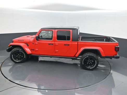 Certified 2022 Jeep Gladiator Willys image 37