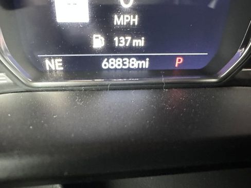 Used 2021 GMC Yukon Denali w/ Advanced Technology Package image 12