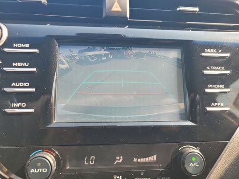 Used 2018 Toyota Camry SE FWD image 18