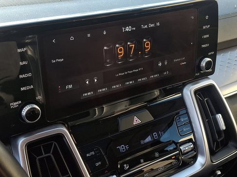 Certified 2022 Kia Sorento EX w/ Panoramic Sunroof Package image 18