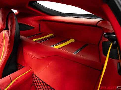 Used 2020 Ferrari 812 Superfast RWD image 46