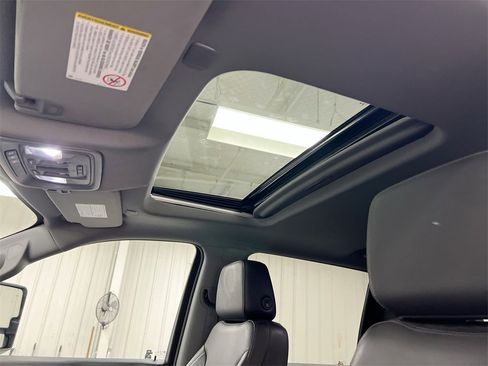 Used 2021 Chevrolet Silverado 2500 LTZ w/ LTZ Plus Package image 18