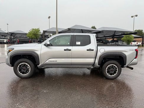 New 2025 Toyota Tacoma TRD Off-Road AWD/4WD image 4
