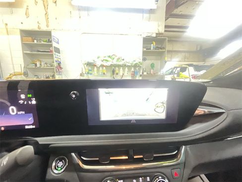 Used 2025 Buick Envista Preferred w/ Convenience I Package image 17