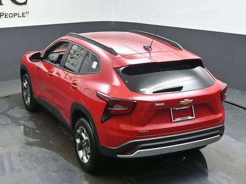 New 2026 Chevrolet Trax LT w/ LT Convenience Package image 19