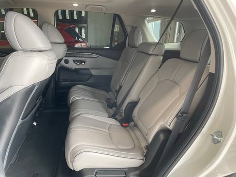 Used 2024 Honda Pilot Elite image 18
