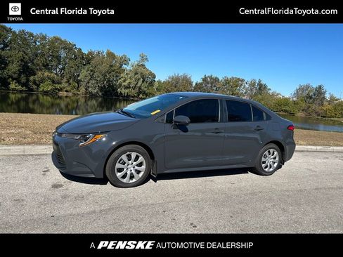 Certified 2025 Toyota Corolla LE image 1