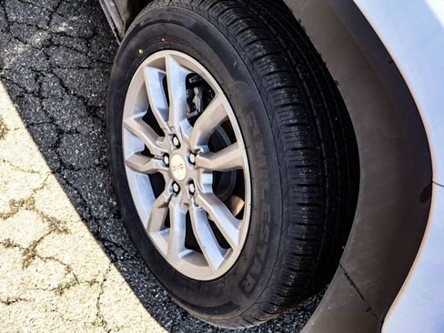 Certified 2024 GMC Terrain SLT image 41