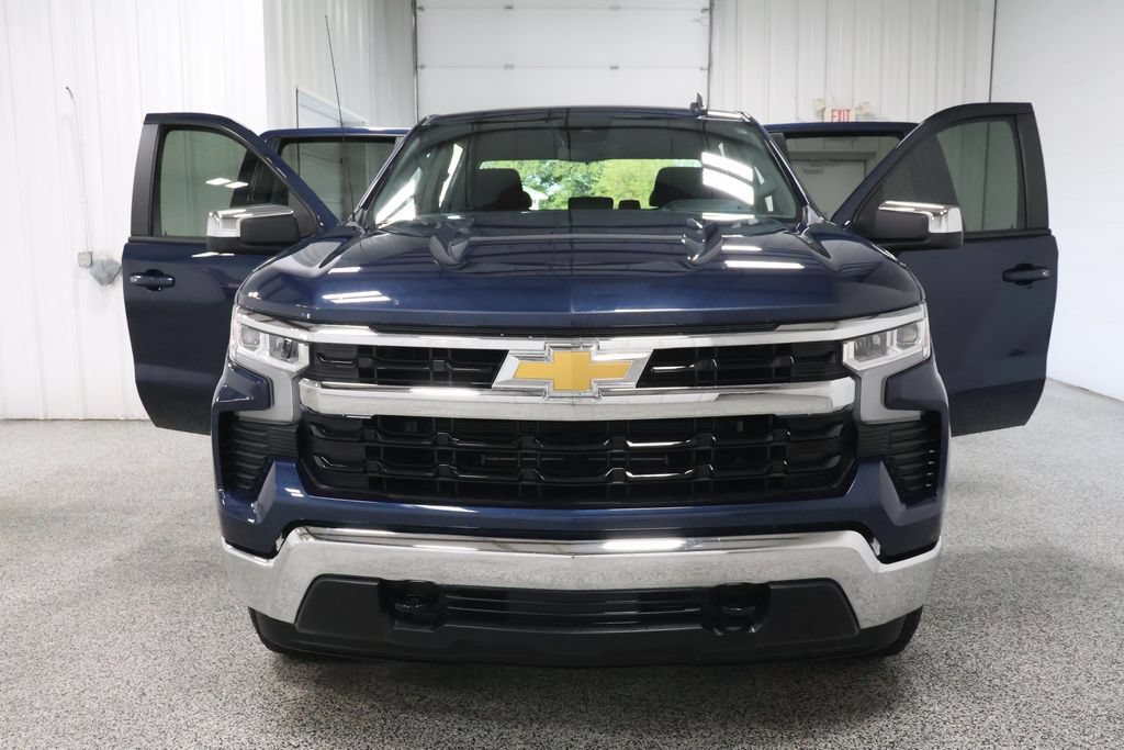 Used 2023 Chevrolet Silverado 1500 LT AWD/4WD image 3