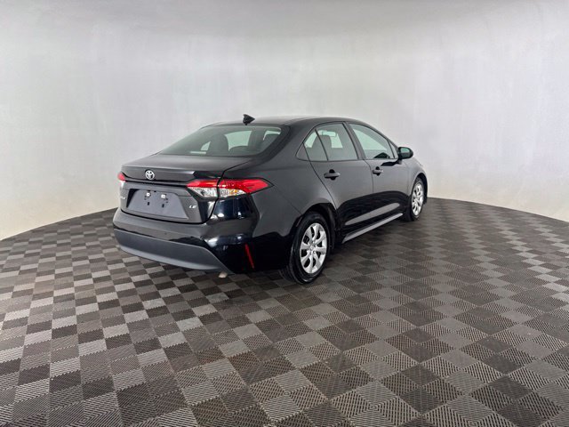 Used 2024 Toyota Corolla LE FWD image 5