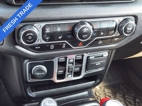 Used 2024 Jeep Gladiator Sport image 19