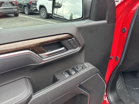 New 2025 GMC Sierra 1500 SLE w/ Preferred Package image 14