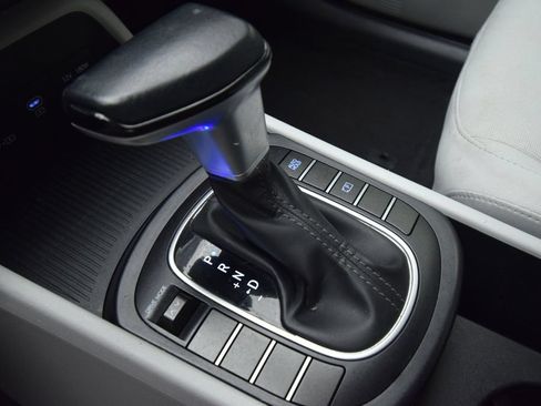 Used 2024 Hyundai Kona SEL FWD image 25