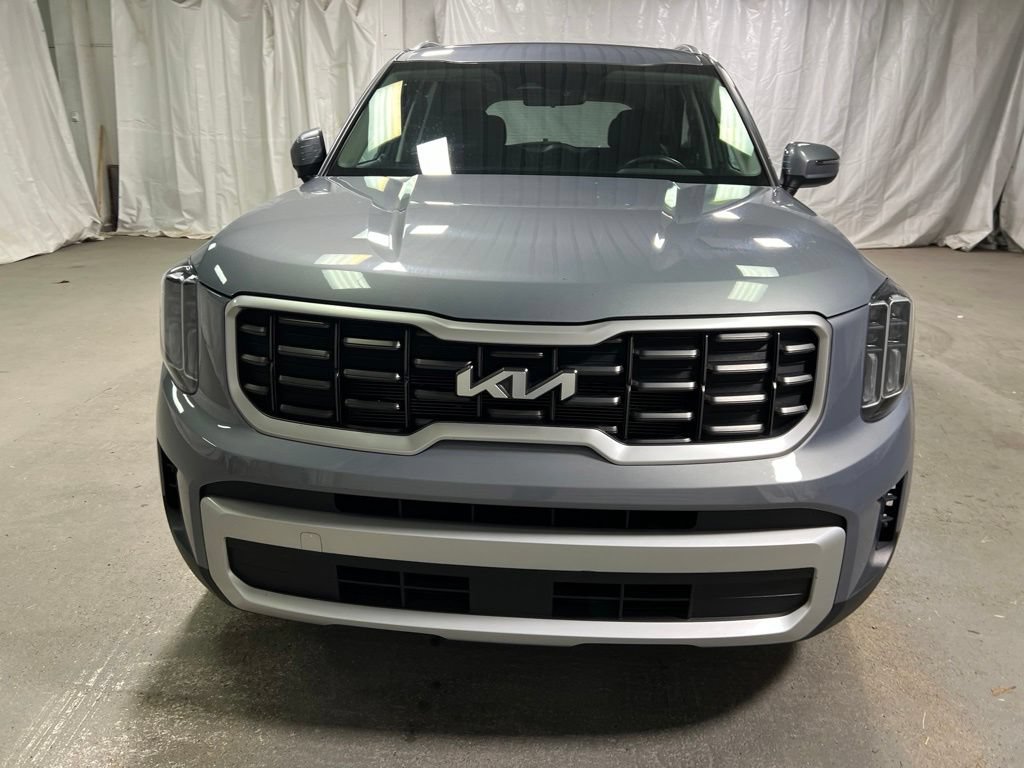 Used 2025 Kia Telluride S FWD image 2
