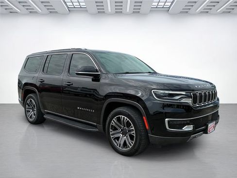Used 2022 Jeep Wagoneer Series III AWD/4WD image 2