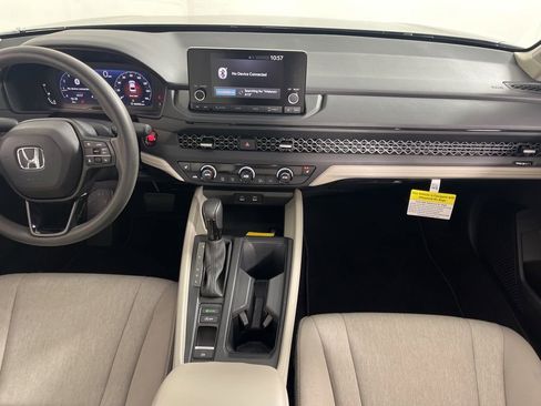 Certified 2025 Honda Accord SE image 17