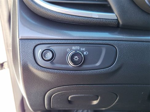 Used 2021 Buick Encore Preferred image 23