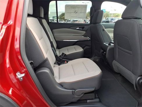 New 2026 Chevrolet Traverse LT image 4