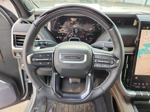 Used 2025 GMC Yukon XL Denali Ultimate w/ LPO, Floor Liner Package image 18