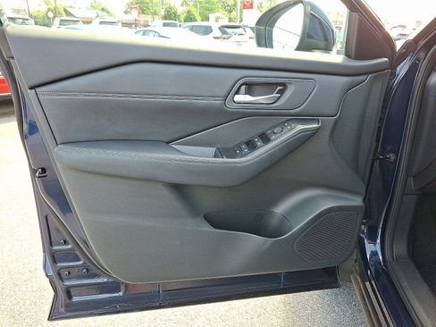 Certified 2024 Nissan Rogue SV w/ SV Premium Package AWD/4WD image 14