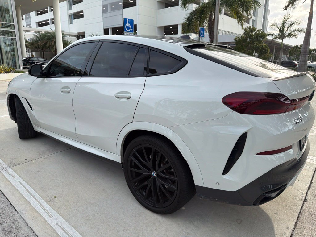 Certified 2024 BMW X6 xDrive40i w/ Premium Package AWD/4WD image 3