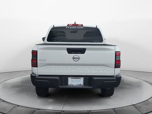 Used 2024 Nissan Frontier S RWD image 4
