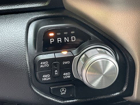 Used 2019 RAM 1500 Laramie AWD/4WD image 7