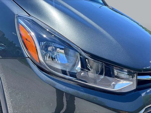 Used 2020 Chevrolet Trax LS w/ Tint and Cruise Package FWD image 27