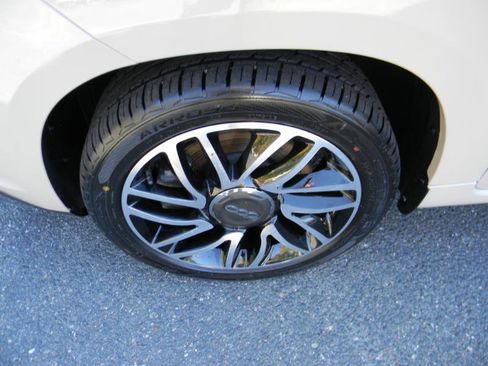 Used 2014 FIAT 500L Lounge image 26