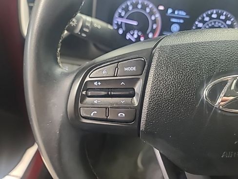 Used 2022 Hyundai Venue Limited image 8