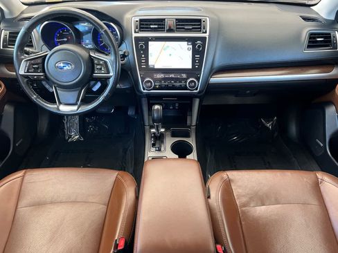 Used 2018 Subaru Outback 2.5i Touring w/ Popular Package #3 AWD/4WD image 3