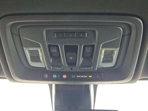 Used 2022 Chevrolet Silverado 1500 High Country image 46