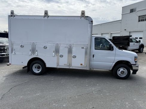 New 2026 Ford E-350 and Econoline 350 Super Duty w/ Power Equipment Group image 2