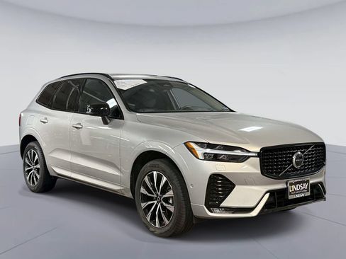 Used 2025 Volvo XC60 B5 Plus AWD/4WD image 9