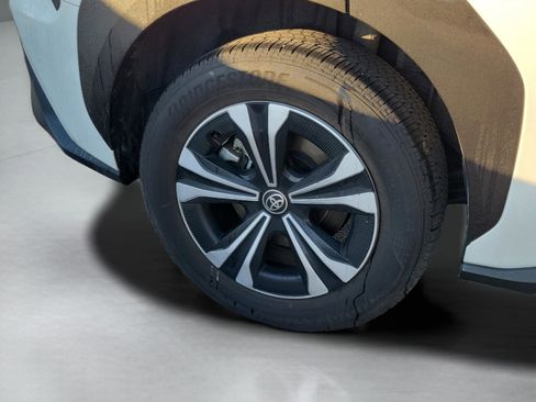 Used 2024 Toyota bZ4X XLE image 28