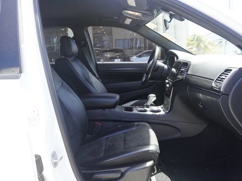 Used 2021 Jeep Grand Cherokee Laredo X RWD image 22