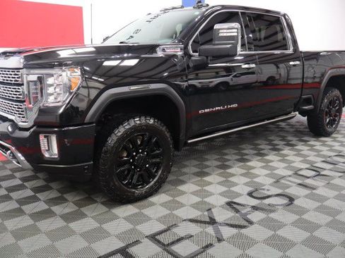 Used 2022 GMC Sierra 3500 Denali w/ Denali Black Diamond Edition AWD/4WD image 3