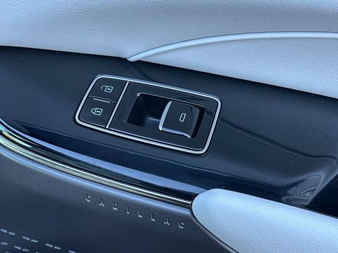 Certified 2025 Cadillac Lyriq Luxury image 21