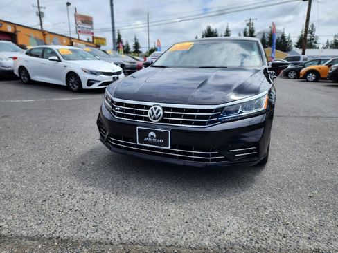 Used 2017 Volkswagen Passat 1.8T R-Line w/ R-Line Lighting Package FWD image 2