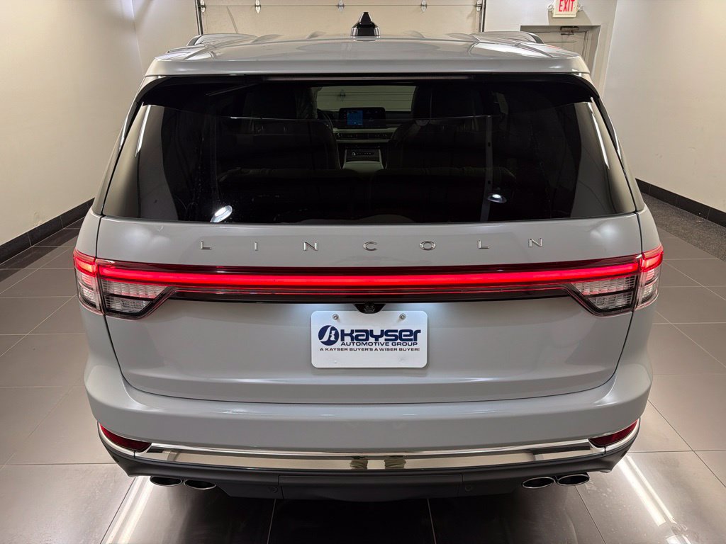 New 2027 Lincoln Aviator AWD image 5