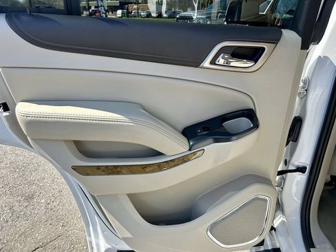 Used 2017 GMC Yukon Denali w/ Open Road Package AWD/4WD image 13