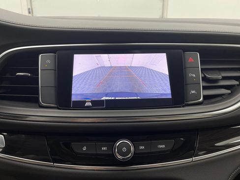 Used 2023 Buick Enclave Essence FWD image 4