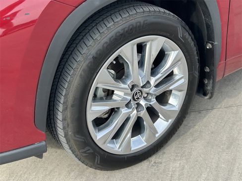 Used 2023 Toyota Highlander Limited image 9