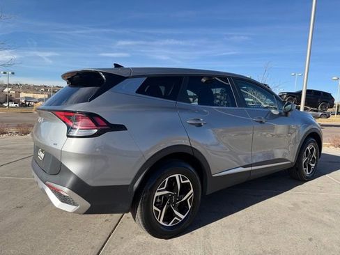 Used 2024 Kia Sportage LX image 7