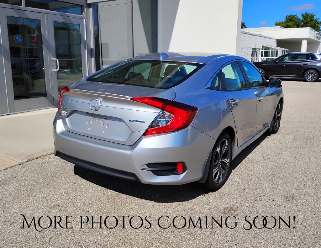 Used 2018 Honda Civic Touring image 3