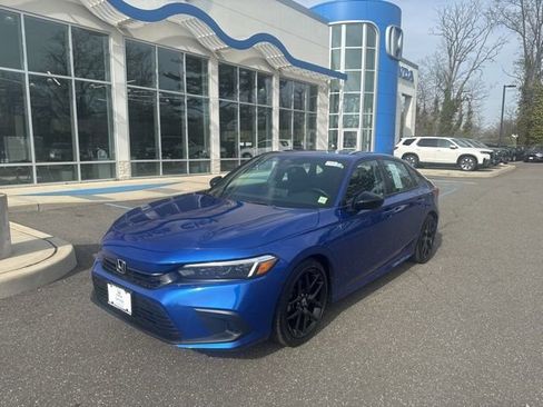 Used 2023 Honda Civic Sport image 4